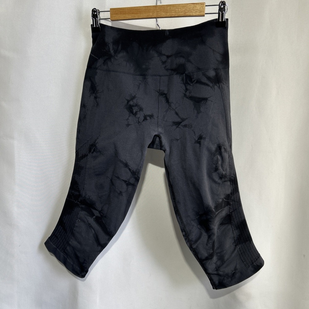 Lululemon Leggings Women's Sz  10 ? Gray Black Textured Capri Crop Yoga Workout